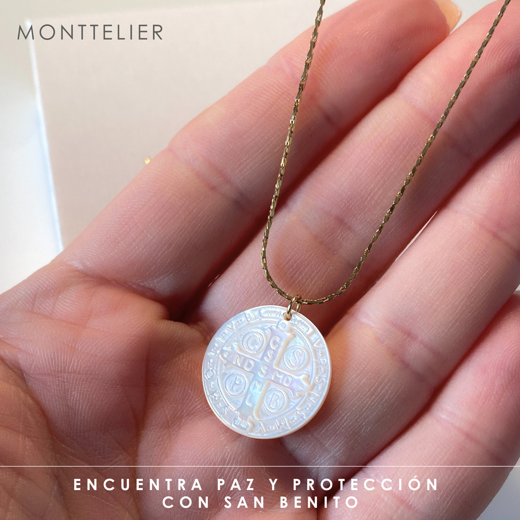 Medalla de San Benito en Nácar